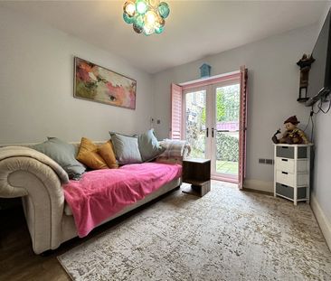 94, Old Road, Farsley, Pudsey, West Yorkshire, LS28 5BN - Photo 6