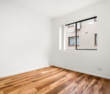 Air-Conditioned Two-Bedroom Unit with Renovated Kitchen and Bathroom! - Photo 5