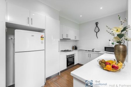 THREE BEDROOM TOWNHOUSE - Photo 4