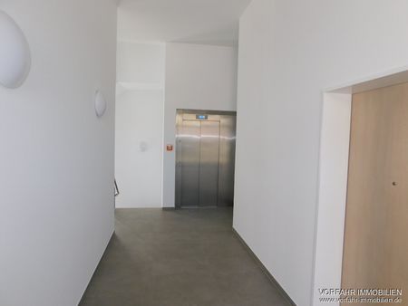 Topmoderne 3-R-Wohnung mit Schlossblick / Waisengärten - Foto 5