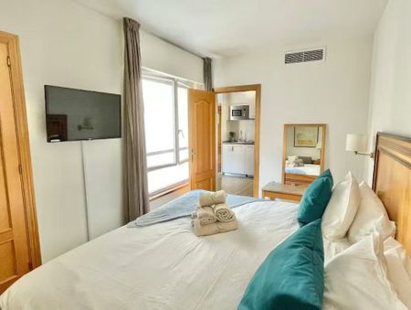 Calle de Leganitos, Madrid, Community of Madrid 28013 - Photo 4