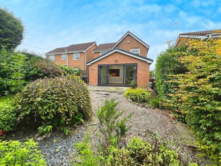 3 bedroom detached house to rent - Photo 4