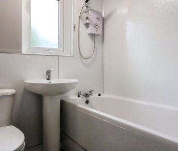 2 bedroom semi-detached house to rent - Photo 4