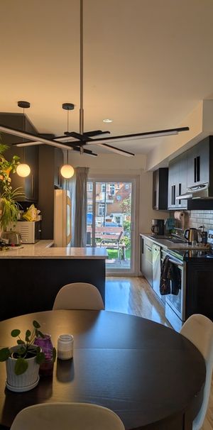 Superbe 4 1/2 Rénové Et Meublé - Photo 1