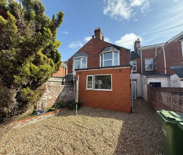 6 bed house share to rent in ROOM LETS, Alphington Road - Photo 3