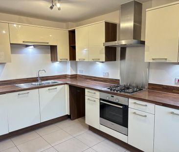 3 bedroom semi-detached house to rent - Photo 6