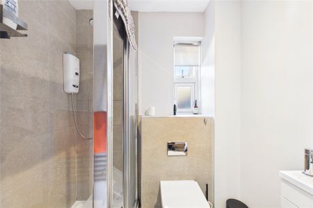 1 bedroom Flat in King Street, Maidenhead - Photo 5