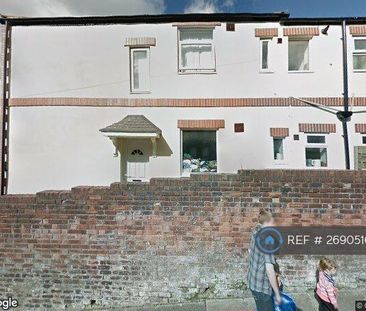 1 bedroom in a flat share to rent - Photo 1