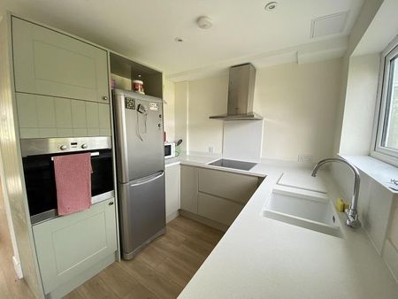 3 bedroom terraced house to rent - Photo 3
