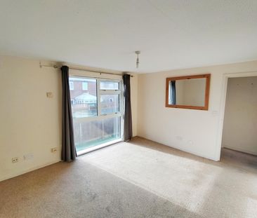 Hopton Road, Stevenage - Photo 1