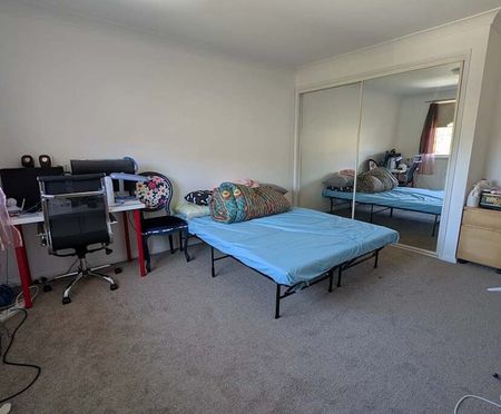 Gosford - Photo 3