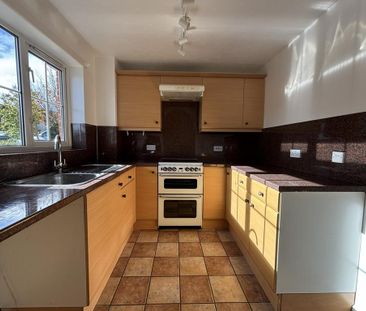 2 bedroom terraced house to rent - Photo 3