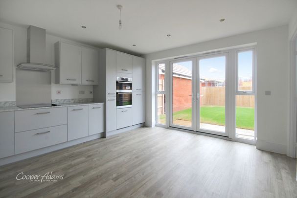 4 bed detached house to rent in Drift Road, Ferring, BN12 - Photo 1