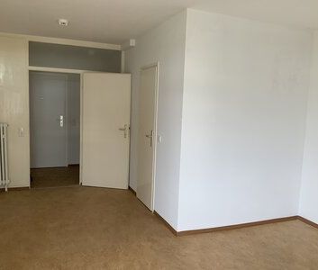Kunststoffisolierglasfenster und Balkon! - Photo 1