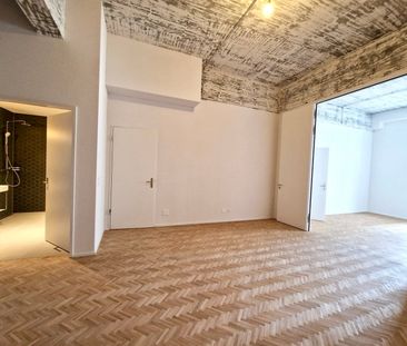 Modernes 3-Zimmer-Loft mit Industriecharme und freistehender Badewanne - Foto 1
