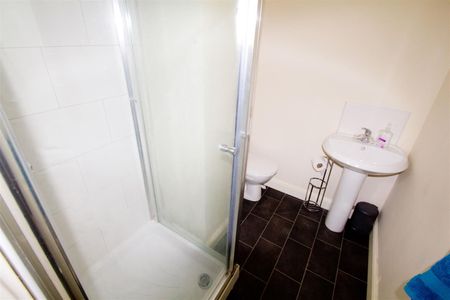 Blenheim Crescent, Woodhouse, LS2 9AY, Leeds - Photo 4