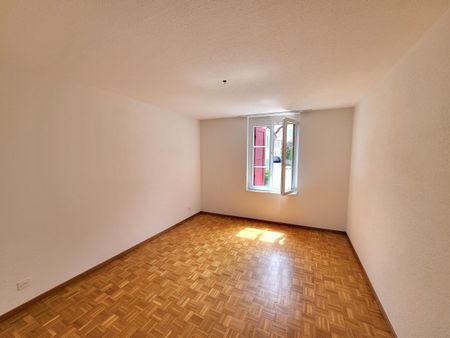 Grand appartement de 3,5 pièces au 1er étage - Photo 2