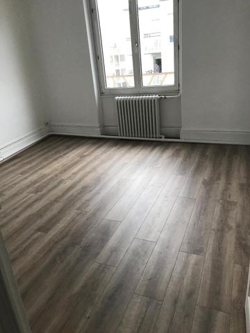 Location Appartement 4 pièces 79m² DECINES CHARPIEU 69150 - Photo 5