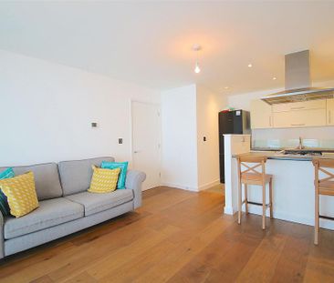 1 bedroom flat to rent - Photo 2