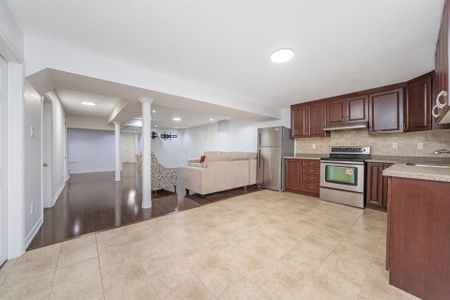 For Lease - 23 Mellowood Avenue Unit# Basement, Brampton, Ontario - Photo 4