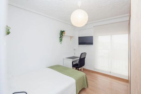 Carrer dEscalante, Valencia, Valencian Community 46011 - Photo 3