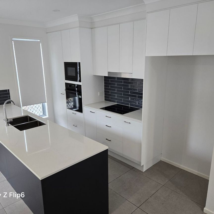 Great Location! Quiet & Relaxed Tranquil living - Photo 1