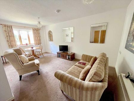 1 bedroom retirement property to rent - Photo 2