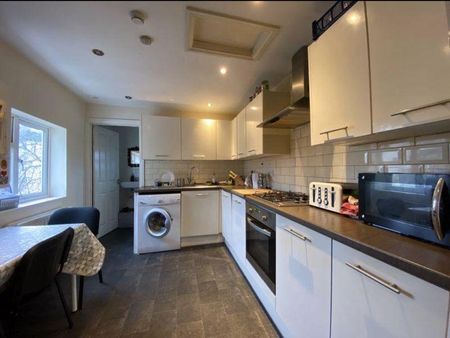 3 bedroom property to rent - Photo 2