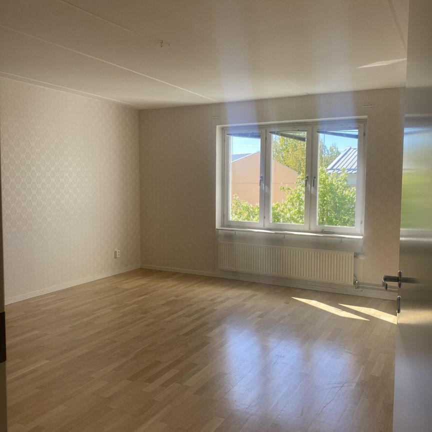 Herrhagsvägen, Nyköping - Photo 1