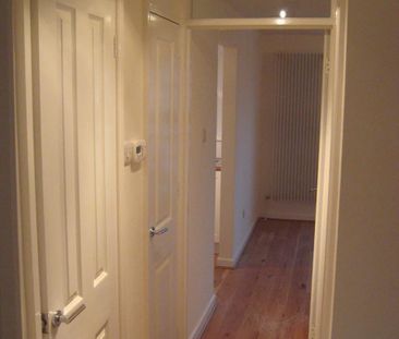 2 Bed Flat, Oakfield Grove, BS8 - Photo 2