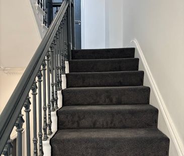 2 Bed Penthouse, Park Road South, CH43 - Photo 2