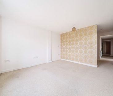 2 Bedroom Flat / Apartment - Shawford Road, Shawford - Photo 3