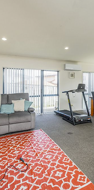 61 De Havilland Drive, Goodwood Heights - Photo 1