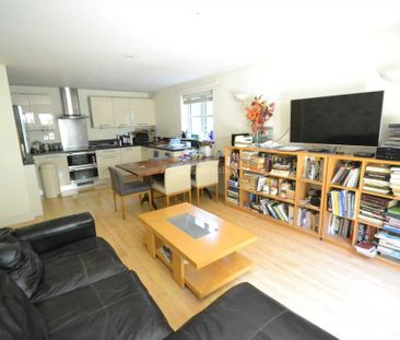 2 bedroom flat to rent - Photo 3