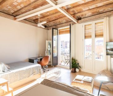 Carrer de Galileu, Barcelona, Catalonia 08014 - Photo 6