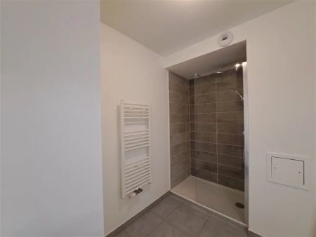 Location appartement 1 pièce - 28m² à Thonon les bains (74200) - Photo 2