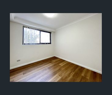 Renovated 3 bedroom property for lease**Entry via Pennant Hills Rd** - Photo 4