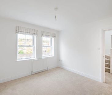 Uphill Drive, Larkhall - Photo 3