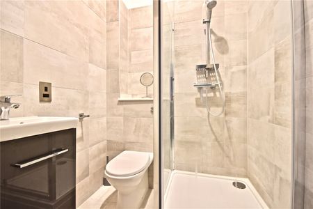 Challenge Court, Leatherhead, Surrey, KT22 7GS - Photo 2