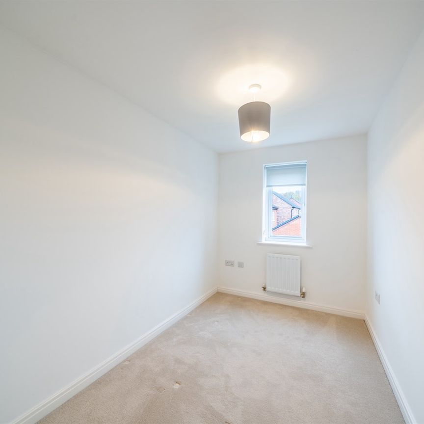 Daffodil Gardens, NG12 - Photo 1