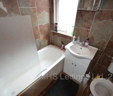 5 Bedroom Mid Terraced House for rent in Hessle Avenue - Photo 3