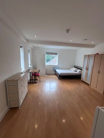 Studio Flat, London, NW4 - Photo 2