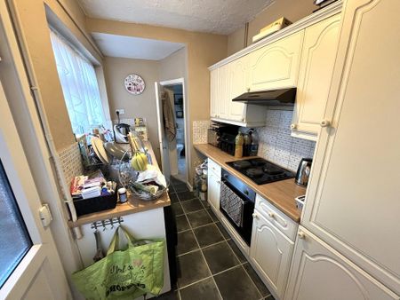 2 bedroom terraced house to rent - Photo 5