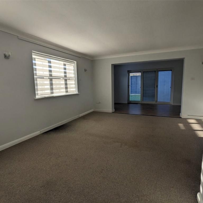 2 bedroom bungalow to rent - Photo 1