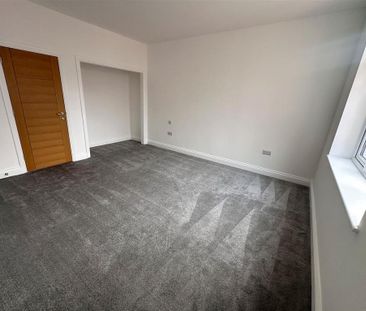 3 bedroom detached house to rent - Photo 4