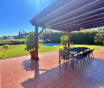 5 bedroom luxury Villa for rent in Benahavís, Spain - Photo 2