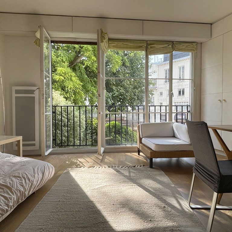 Grand et confortable studio sur jardin à Montmartre - Photo 1