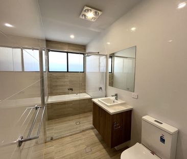 Stunning 3 Bedroom Modern Home! - Photo 6