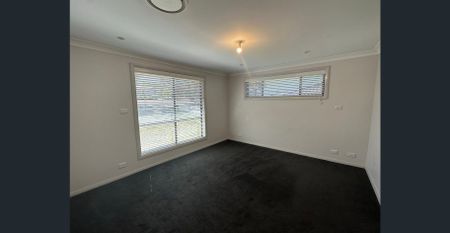 PLENTY OF ROOM IN A BRILLIANT AREA - Photo 5