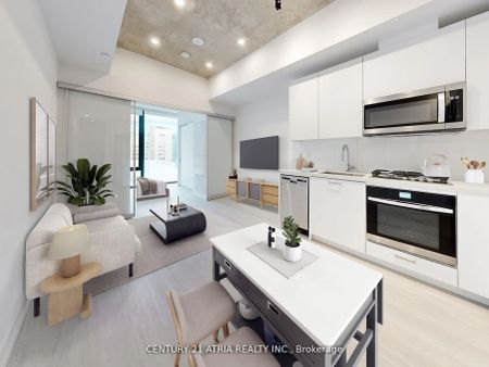 195 McCaul Street #712 - Photo 3